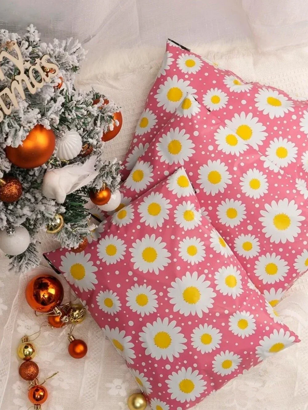 Pink Daisy Print Polymailer Packages